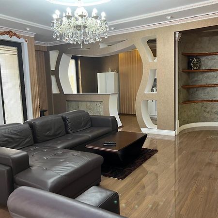 Cosy Apartment In The City Centre Tbilisi Buitenkant foto