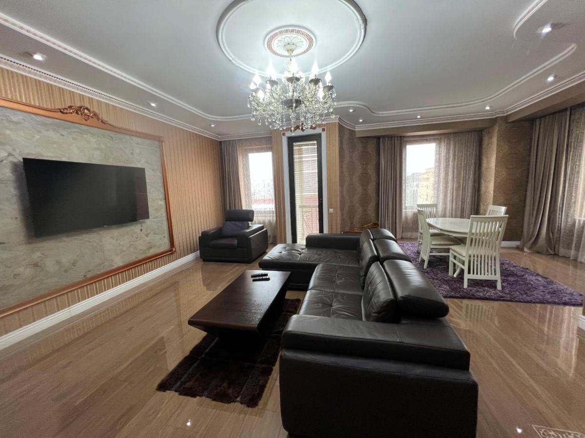 Cosy Apartment In The City Centre Tbilisi Buitenkant foto